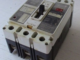 Interruptor Westinghouse de 3 polos de 50 amp HMCP