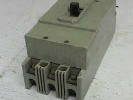 Interruptor General Eléctric de 3 polo 15 amp TF 