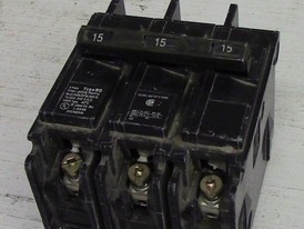 Interruptor Atornillado Siemens de 3 polos 15 Amp
