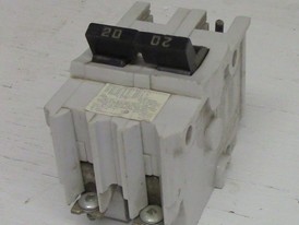 Interruptor Federal Pionner de 2 polos 20 amp Tipo NB