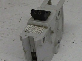 Interruptor Federal Pioneed de 1 Polo 20 Amp Tipo NB