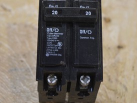 Interruptor Commander de 2 polos 20 amp