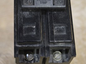 Interruptor Westinghouse de 2 polos 20 amp