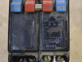 Interruptor Westinghouse de 2 polos 15/20 amp