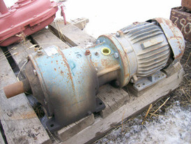 Inline Reducer.  APG, 7.5:1 Ratio, 1 5/8 Output Shaft.  Direct coupled to 5 HP,230/ 460 volt, 1730 RPM motor.