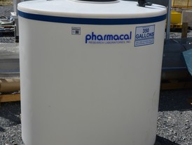 Tanque Pharmacal Research Industries de 350 Gal