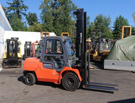 Toyota 11,000 lbs Forklift