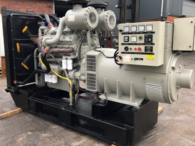 Perkins 640 kW Diesel Generator