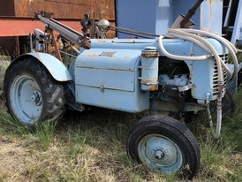 Service tractor with 4 cylinder Gas engine