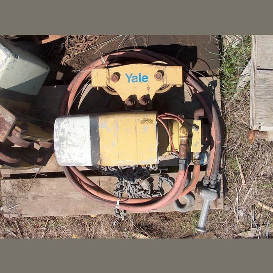 Yale 1 Ton Air Power Hoists