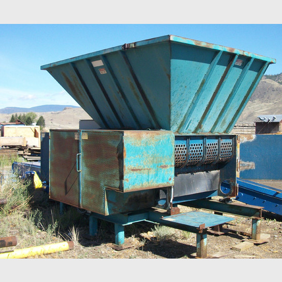 Challenger 400 Pallet Grinder. Driven by 50 HP 440 Volt Electric