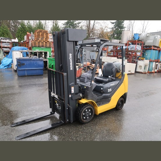 Komatsu 5,000 lbs Forklift