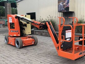 JLG E300AJP Boom Lift