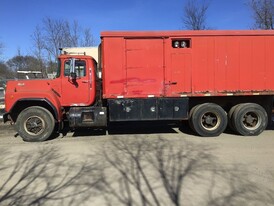 Mack RB690S Fuel/Lube Truck