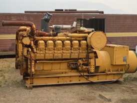 Caterpillar 900 kW 240/480 Volt Diesel Generator