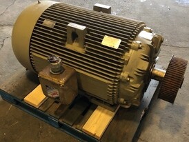 Motor General Electric de 575V de 200 HP