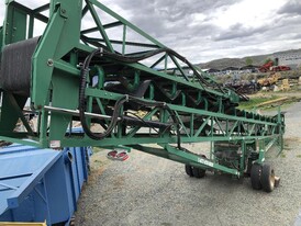 McCloskey 36in x 80ft Radial Stacker