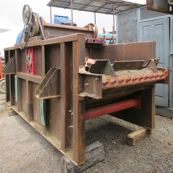 Derocker Finger Feeder