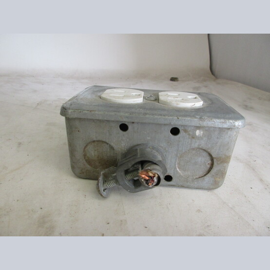 Iberville 15A Receptacle