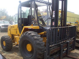 Elevadora JCB 930