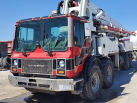 Mack 688S Concrete Pump Truck