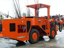 Perforadora Jumbo Tamrock Axera D06