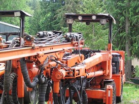 Tamrock Minimatic H-205D 2-Boom Jumbo Drill