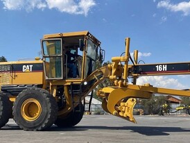 CAT 16H Motor Grader