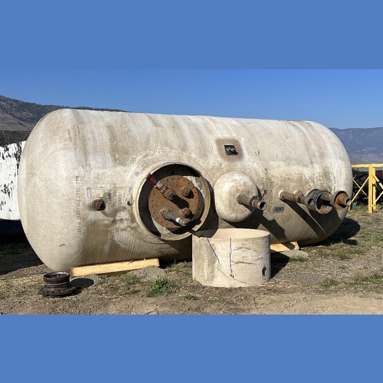 (2) 20,000L Underground Fiberglass Fuel Tanks