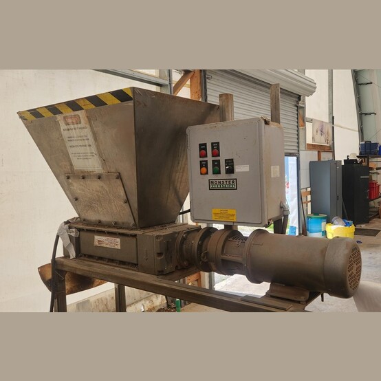 Monster 3ShredH1800 Waste Shredder