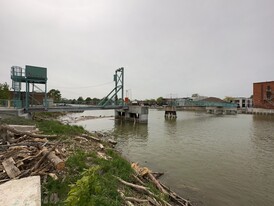 Puente Peatonal de 4 ft de ancho x 147ft de largo