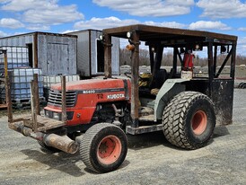 Kubota M5400 Utility Special Tractor