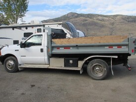 2001 Ford F-550 Dump Truck