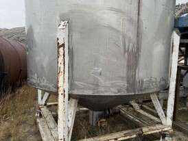 3,000 Gallon Stainless Steel Weigh Tank