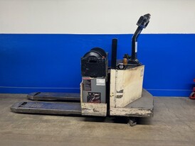 Crown 40PE-27-3 Pallet Jack