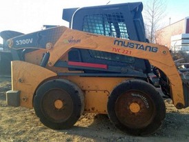 Minicargador Mustang 3300V