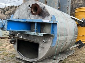 4,600 Liter Stainless Mixing Tank