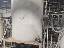 1,200 Gallon Vertical Mixing Tank