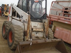 Minicargador Bobcat 943