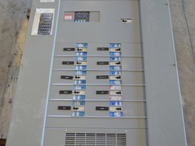 Cutler Hammer 600 Amp Distribution Panel