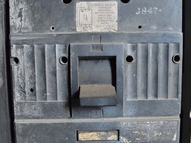 General Electric 600 Amp Breaker