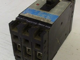 Siemens 3 Pole 100 Amp Breaker 