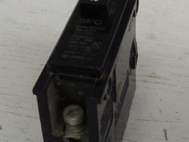 Cutler Hammer 1 Pole 15 Amp Push-in Breaker