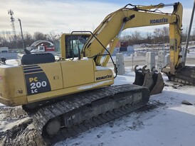 Komatsu PC200LC-8 Excavator