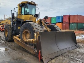 Topadora Komatsu WD600-3 sobre Ruedas