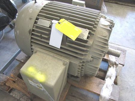 Motor General Electric de 100 hp