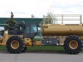 Caterpillar 535 Fuel Master Truck