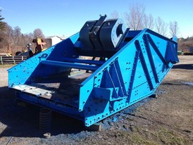 Conn-Weld 8 x 20 Banana Style Vibrating Screen