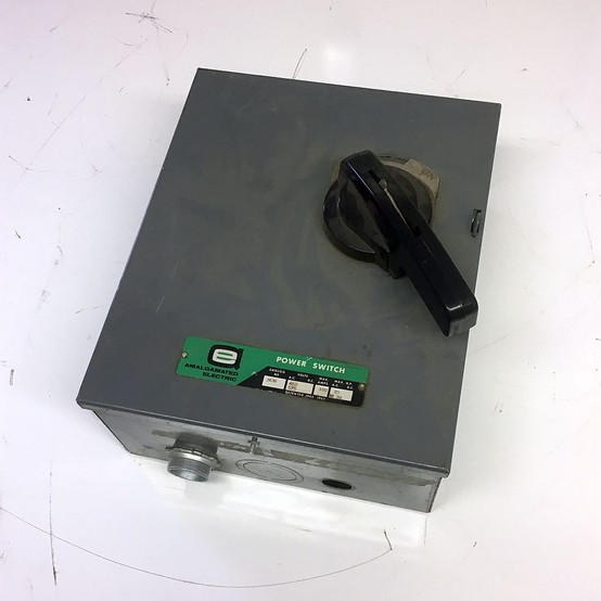 Used Amalgamated Electric 100 Amp Fusible Disconnect For Sale