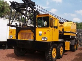 American 5530 Truck Crane